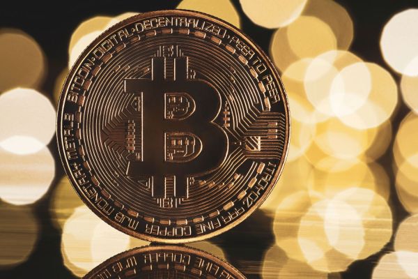 Bitcoin miner Riot Platforms trims Q2 loss to $27.7M