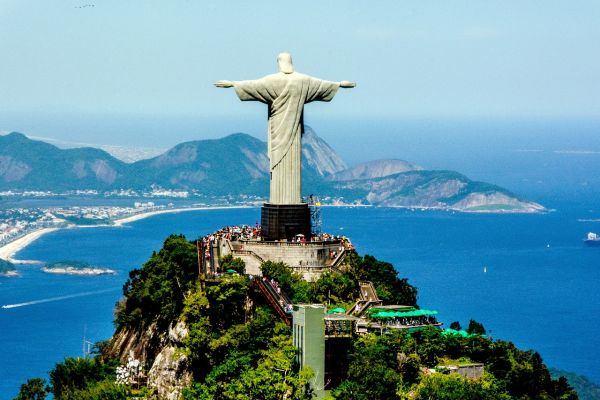 Brazil to Issue Digital IDs for Its 214 Million Citizens Using Blockchain Technology