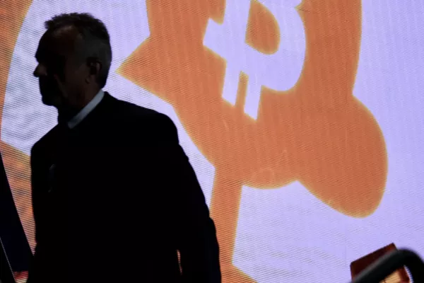 Robert F. Kennedy Jr. Silent on Bitcoin and CBDC During Twitter Talk with Elon Musk