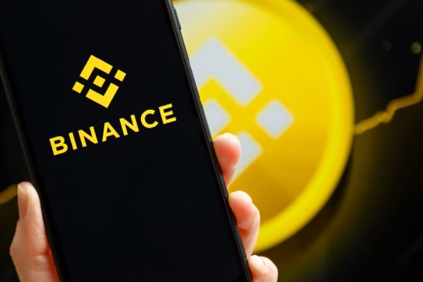 US investigates Binance Trust Wallet iOS app for vulnerability